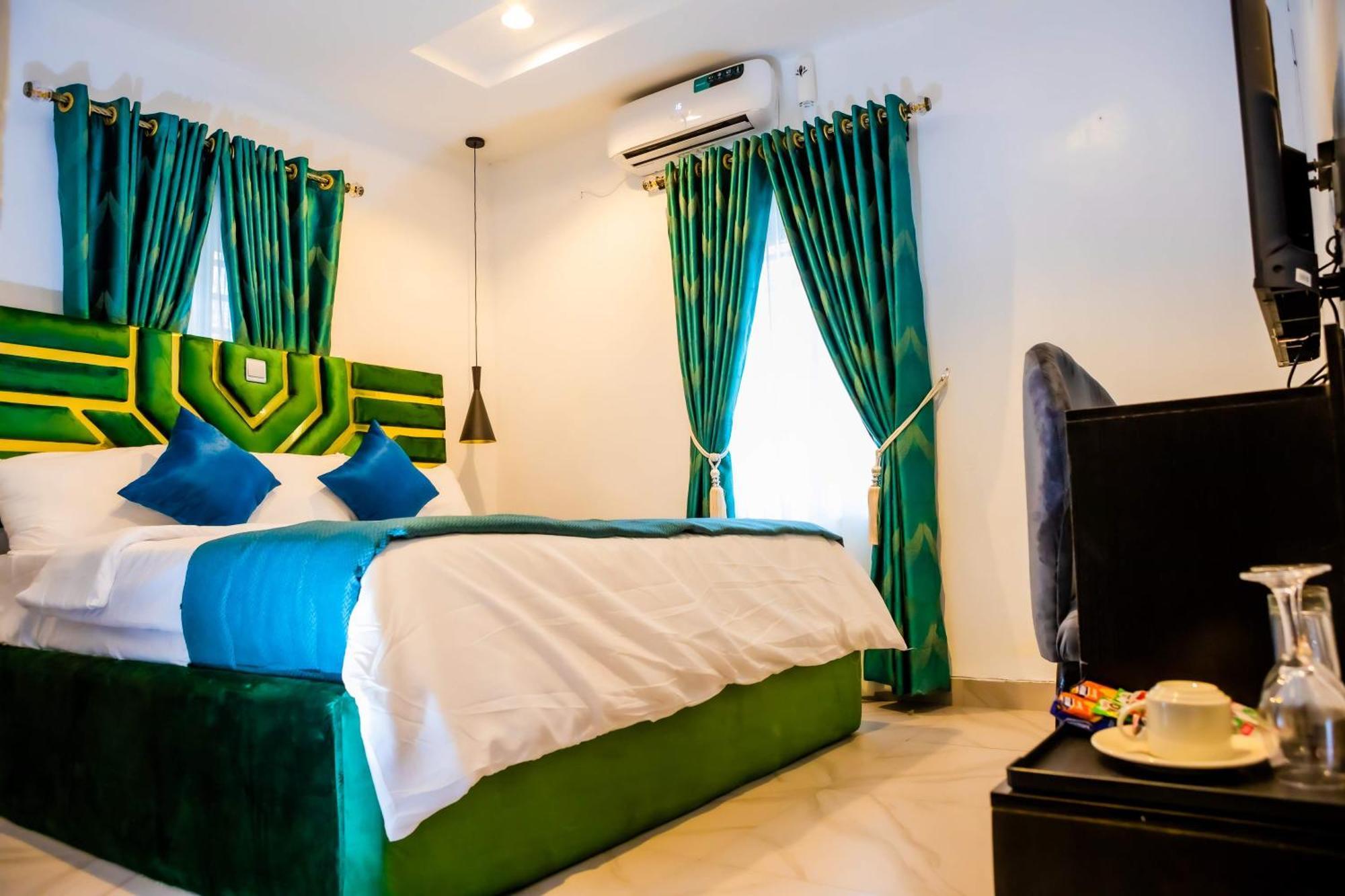 El Elyon Hotel And Suites Lagos Exteriör bild