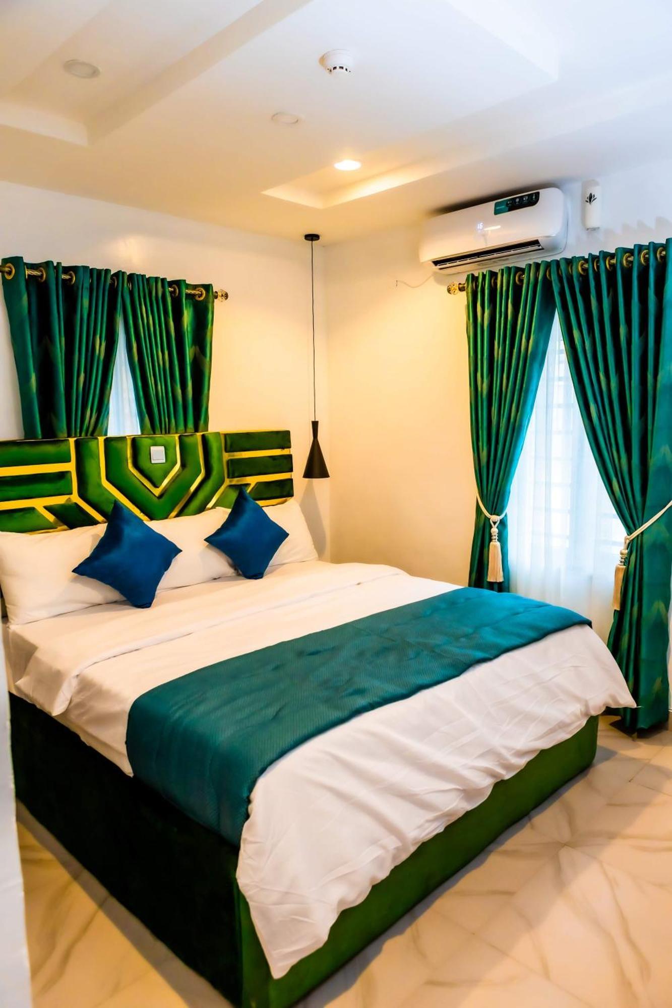 El Elyon Hotel And Suites Lagos Exteriör bild